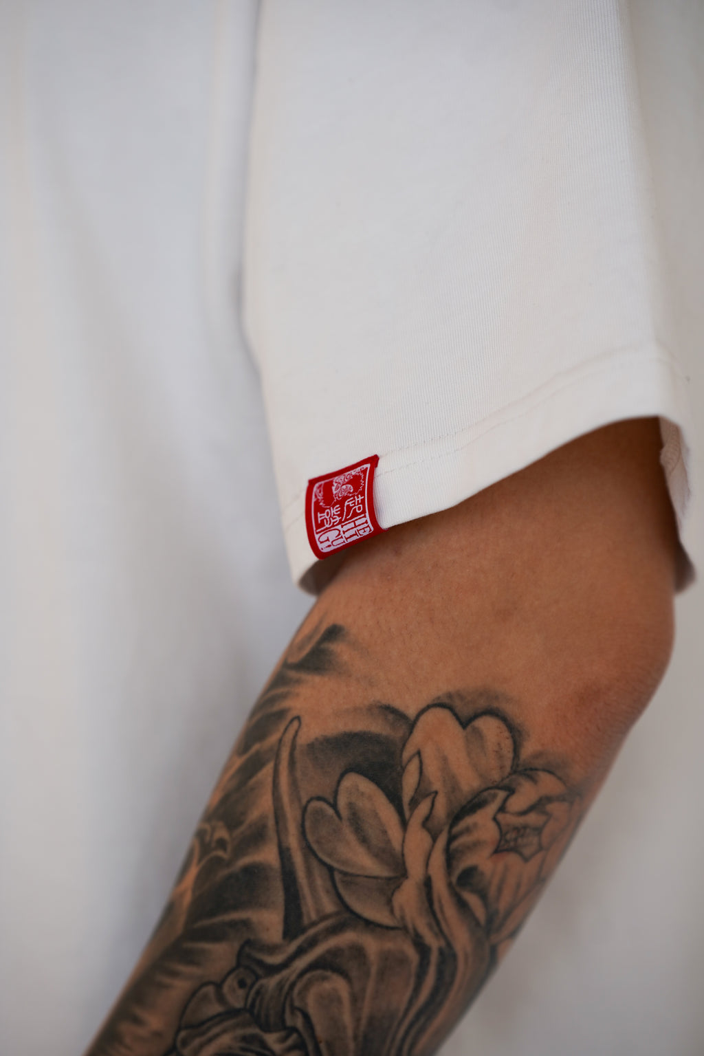 醒獅 | AWAKENED LION TEE - WHITE